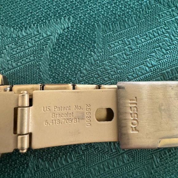 Rose gold fossil watch - Picture 4 of 8